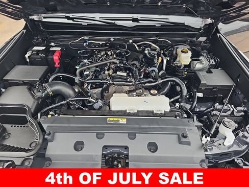 Used 2025 Toyota Tacoma SR5 AWD/4WD image 30
