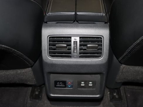 Used 2024 Nissan Rogue SL w/ SL Premium Package image 45