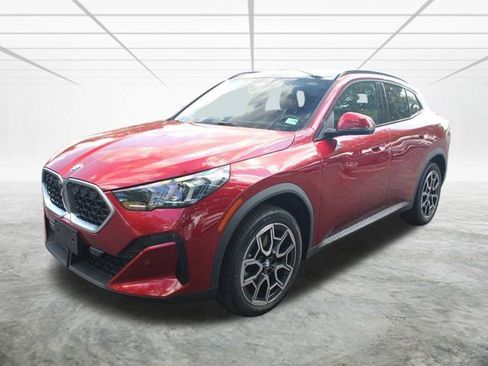 Used 2025 BMW X2 xDrive28i w/ Premium Package image 5