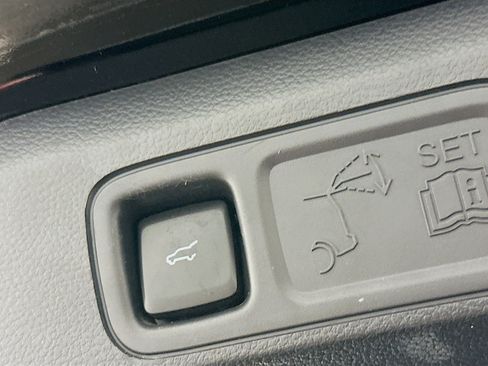 Used 2024 Ford Expedition Max XLT image 32