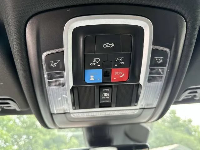 Used 2025 RAM 1500 Laramie AWD/4WD image 42