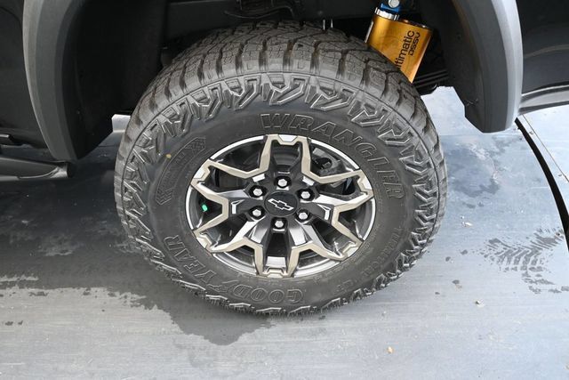New 2026 Chevrolet Colorado ZR2 w/ Technology Package AWD/4WD image 11