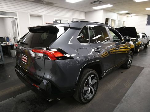 Used 2023 Toyota RAV4 SE w/ Weather & Moonroof Package AWD/4WD image 8