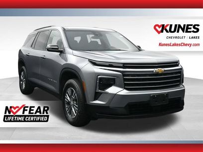 Used 2025 Chevrolet Traverse LT