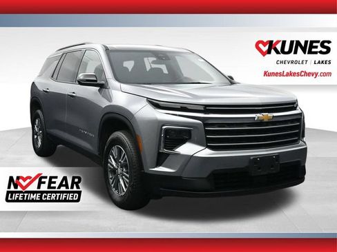 Used 2025 Chevrolet Traverse LT AWD/4WD image 1