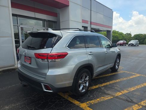 Used 2019 Toyota Highlander Limited Platinum AWD/4WD image 3