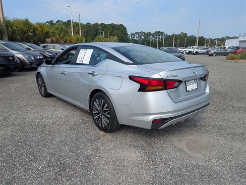 Used 2023 Nissan Altima 2.5 SV image 5