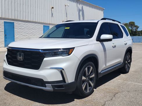 Used 2023 Honda Pilot Elite image 1