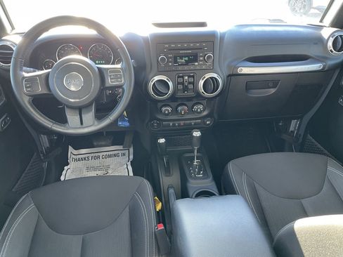 Used 2017 Jeep Wrangler Unlimited Sahara image 21