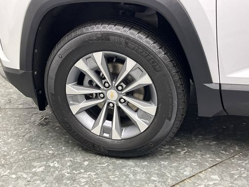 Certified 2025 Chevrolet Equinox LT image 32