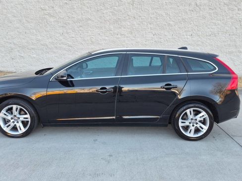 Used 2015 Volvo V60 T5 Premier image 4