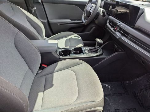 Used 2025 Kia K4 LXS image 28