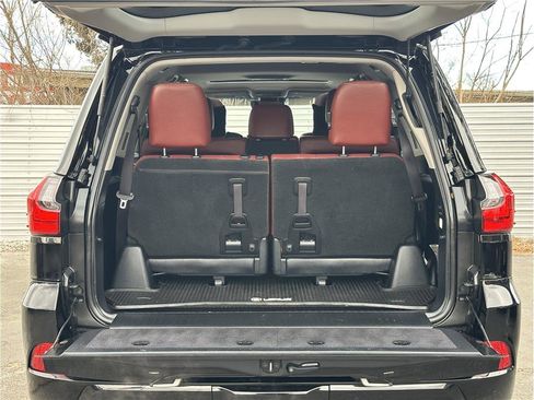 Used 2017 Lexus LX 570 4WD image 38