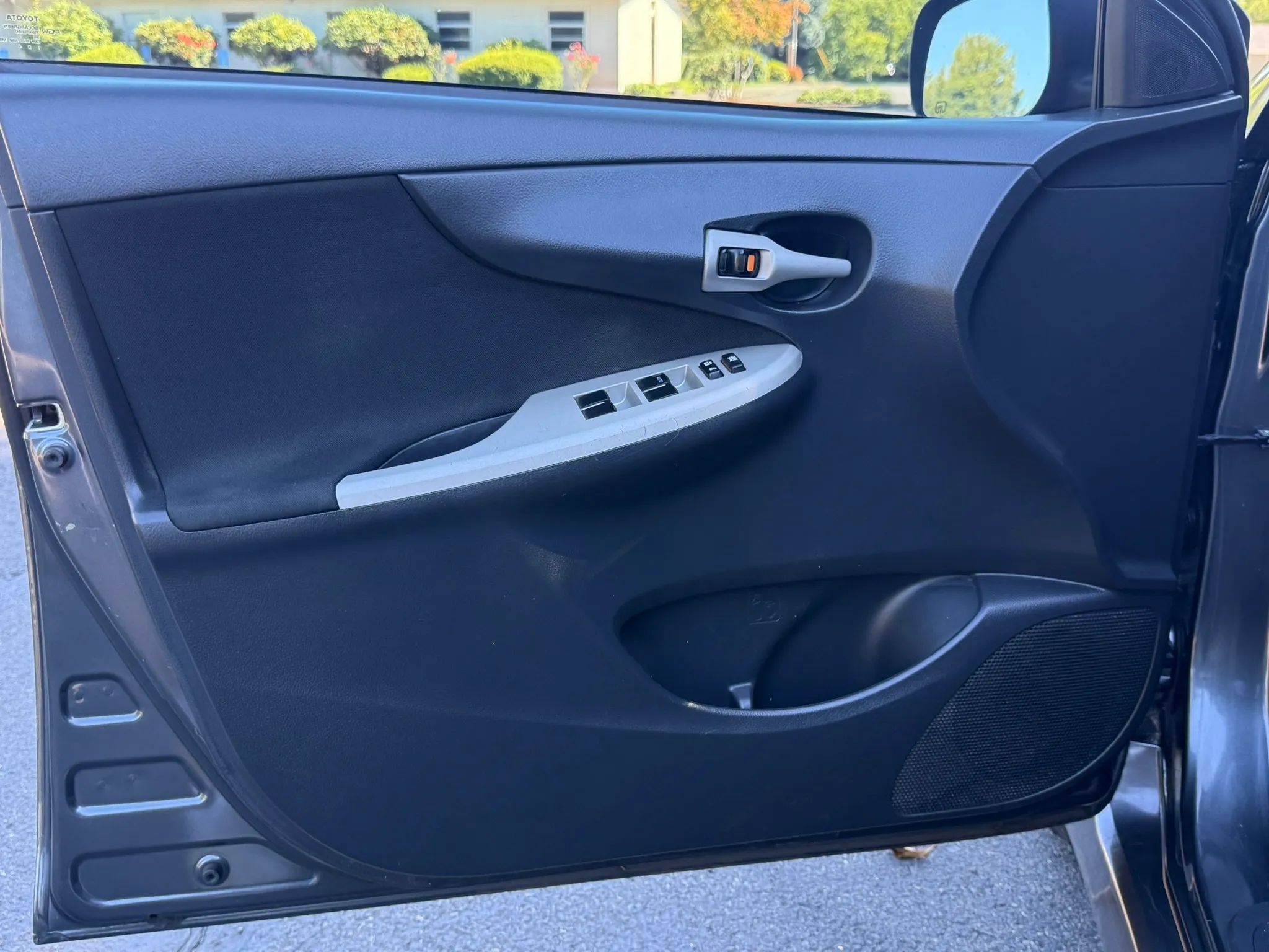 Used 2011 Toyota Corolla S FWD image 20