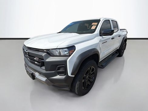 Used 2023 Chevrolet Colorado Trail Boss w/ Technology Package AWD/4WD image 5