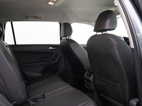 Used 2019 Volkswagen Tiguan SE AWD/4WD image 12