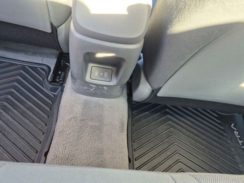 Used 2025 Hyundai Elantra SE image 22