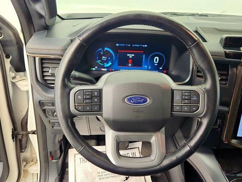 Used 2022 Ford F150 Lightning Lariat image 13