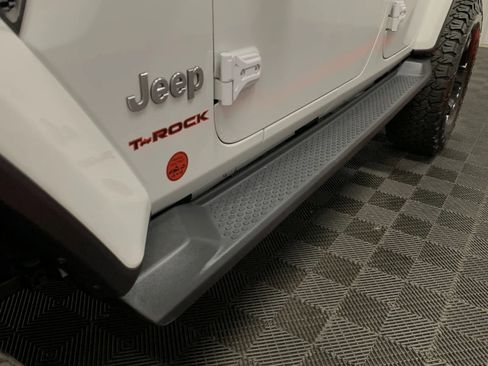 Used 2019 Jeep Wrangler Unlimited Sahara w/ Dual Top Group image 18