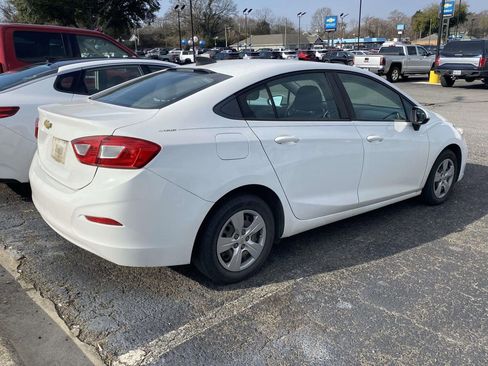Used 2018 Chevrolet Cruze LS image 5