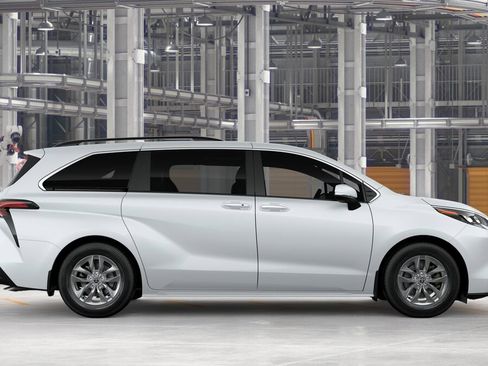 New 2026 Toyota Sienna XLE AWD/4WD image 12