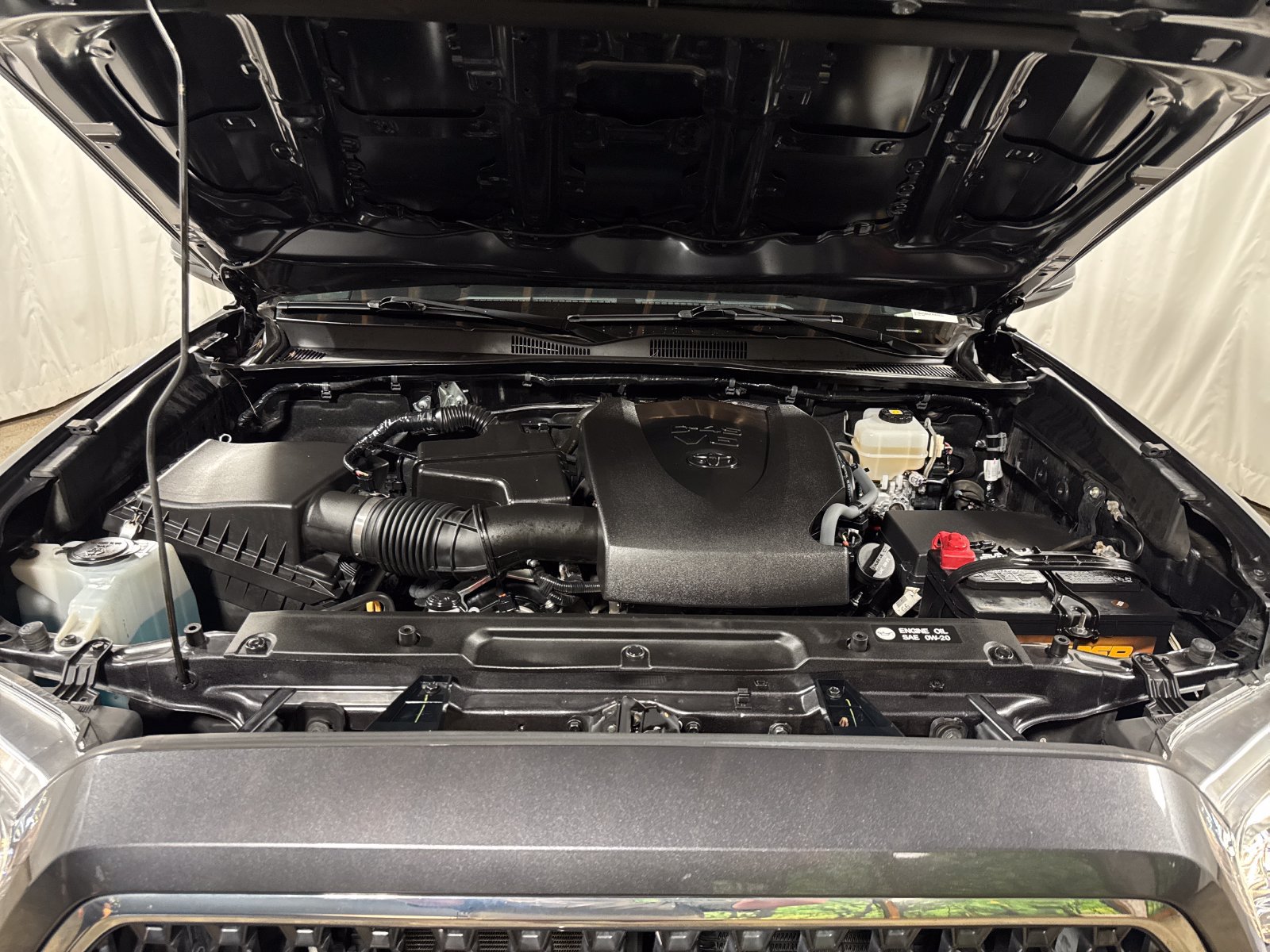 Used 2019 Toyota Tacoma TRD Off-Road w/ Technology Package AWD/4WD image 28