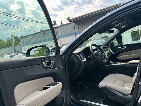 New 2026 Volvo XC60 B5 Plus w/ Protection Package Premier image 20
