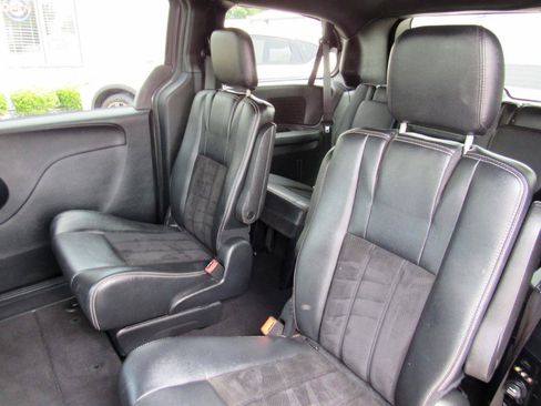Used 2015 Dodge Grand Caravan SXT FWD image 35