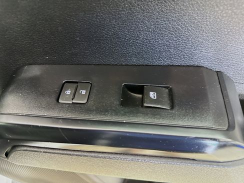 Used 2022 Toyota Tacoma SR image 27