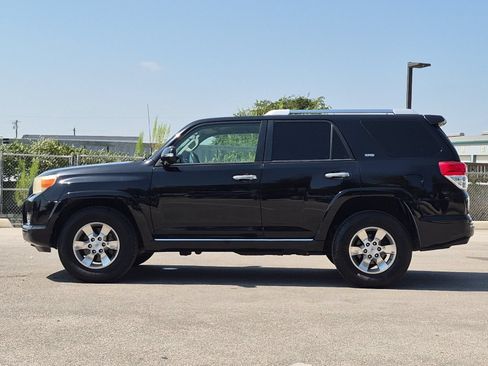 Used 2010 Toyota 4Runner SR5 RWD image 2