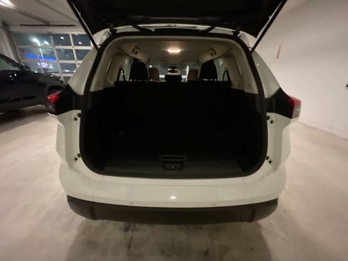 Used 2024 Nissan Rogue S image 22