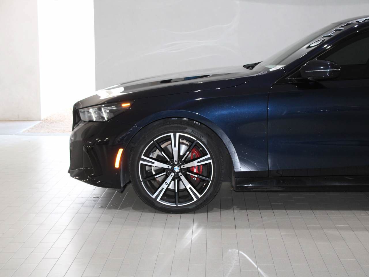 Used 2024 BMW 530i w/ M Sport Package RWD image 4