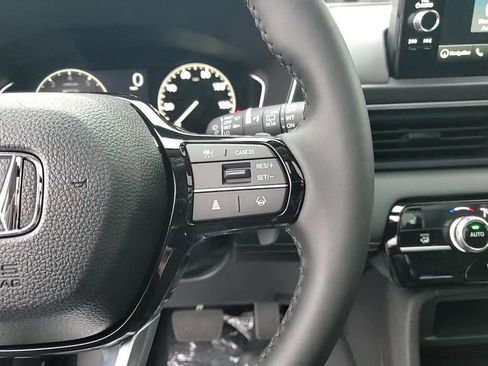 New 2025 Honda Pilot Touring image 16