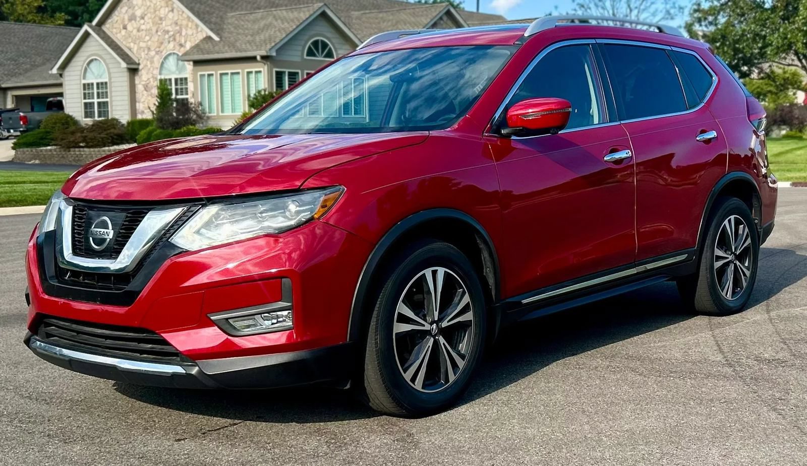 Used 2017 Nissan Rogue SL w/ SL Premium Package AWD/4WD image 1