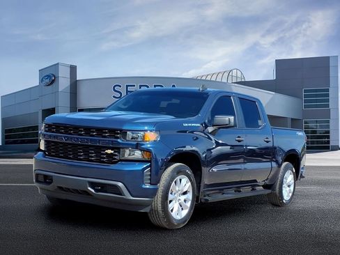 Used 2020 Chevrolet Silverado 1500 Custom w/ Custom Value Package AWD/4WD image 1
