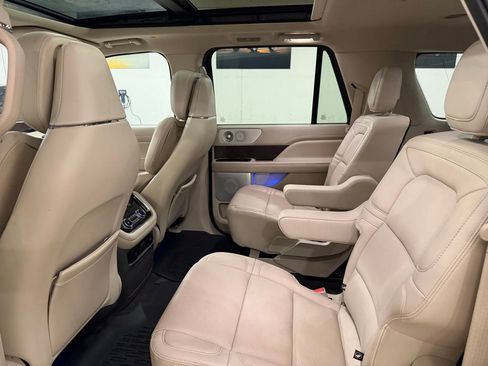 Used 2021 Lincoln Navigator L Reserve w/ Luxury Package image 20