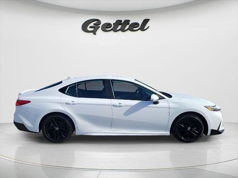 Certified 2025 Toyota Camry SE w/ Convenience Package FWD image 6