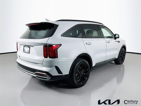 Certified 2023 Kia Sorento SX FWD image 5