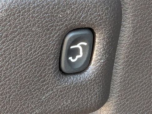 Used 2018 Jeep Grand Cherokee Overland image 14