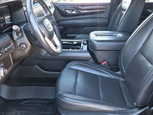 Used 2022 GMC Yukon XL Denali image 18