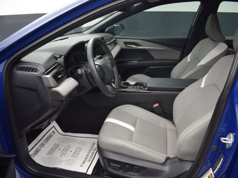 Used 2025 Toyota Camry SE w/ Convenience Package AWD/4WD image 13