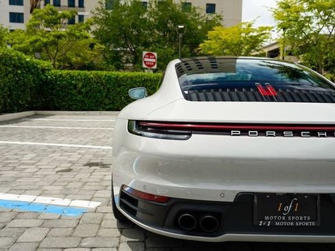 Used 2021 Porsche 911 Carrera 4 image 24