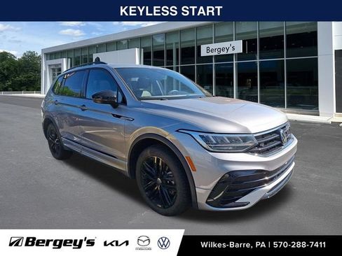 Certified 2022 Volkswagen Tiguan SE R-Line AWD/4WD image 5