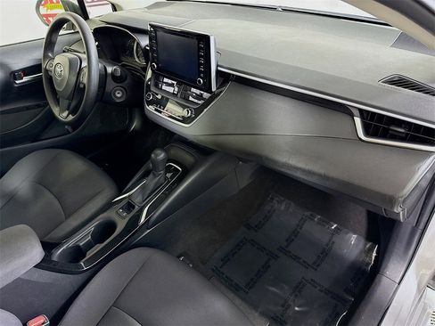 Certified 2020 Toyota Corolla LE image 30