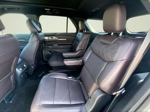Used 2025 Ford Explorer Platinum w/ LUX Leather Package image 22