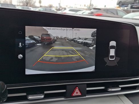 Certified 2022 Hyundai Elantra Limited w/ Cargo Package image 18