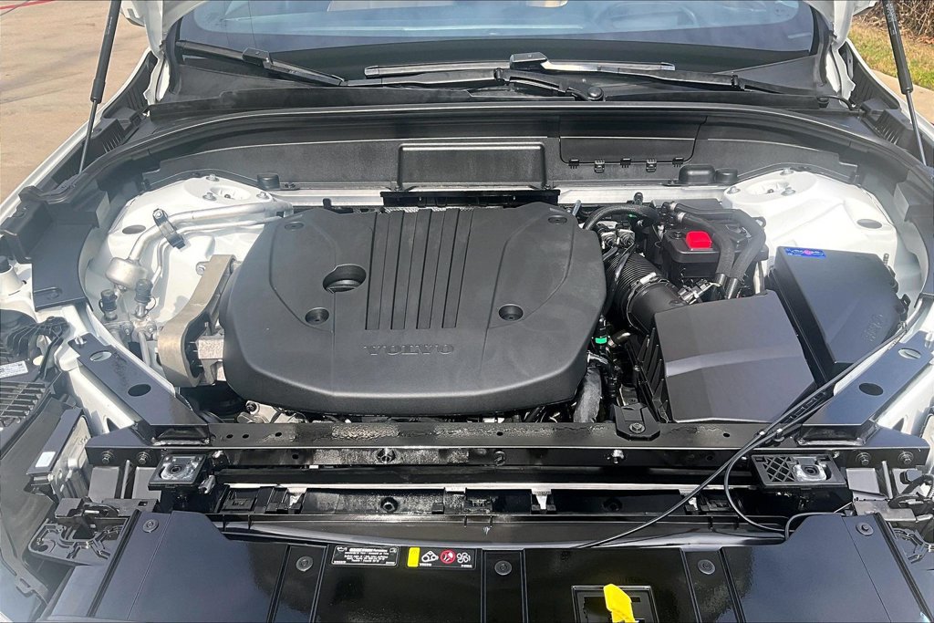 Certified 2024 Volvo XC60 B5 Ultimate w/ Protection Package Premier AWD/4WD image 13