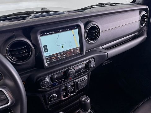 Used 2022 Jeep Wrangler Unlimited Sahara image 19