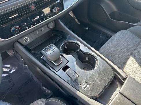 Used 2021 Nissan Rogue SV FWD image 18