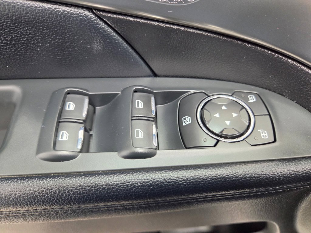 Used 2018 Ford Explorer XLT w/ XLT Technology Feature Bundle AWD/4WD image 24